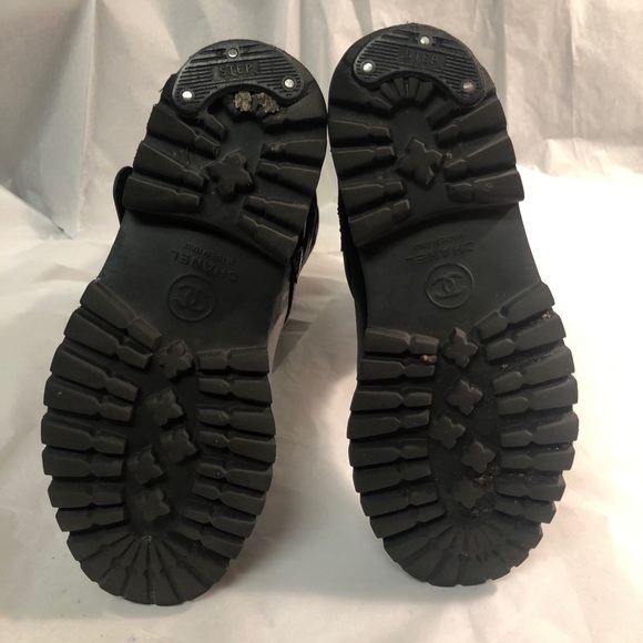 CHANEL Black Quilted Leather Shearling Biker Boots - Picture 6 of 13